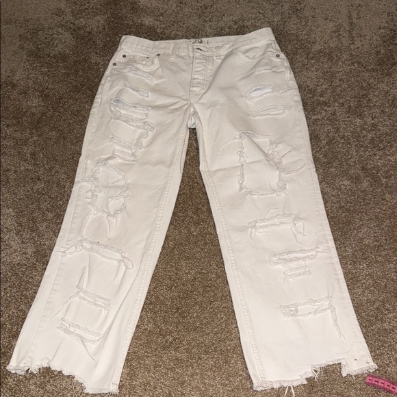 We The Free Heavily Distressed White Jeans - size 29. B4 - Picture 1 of 7